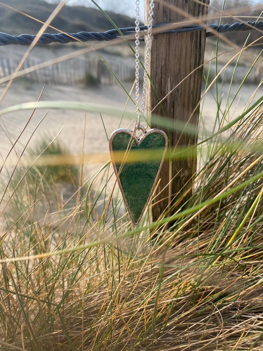 Felt Necklace. (285)