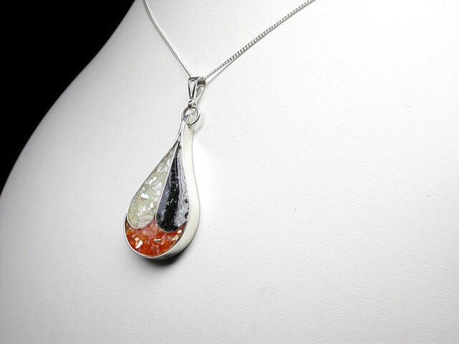 Tri-Colour Black Orange and White Oyster Shell  Teardrop Pendant Necklace