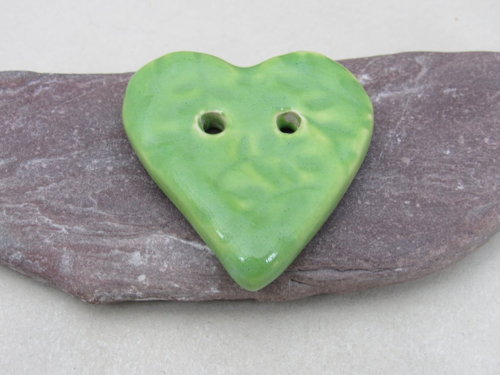 Medium Apple Green Leaf Sprig Texture Heart Shaped Ceramic Button