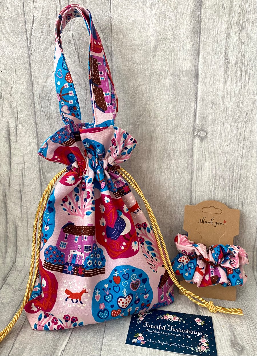Beautiful Childs Bag - Dolly Bag  with matching hair scrunchies - girls bag set