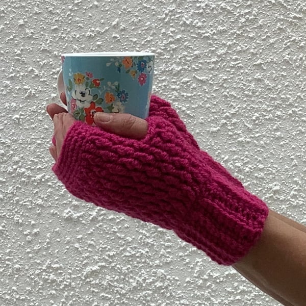 FINGERLESS MITTS , gloves ' Erme Trail '. Soft Wool blend. Pink.