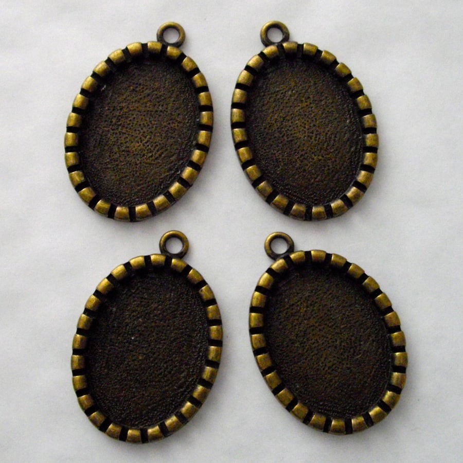 4 x Small Cameo Settings - Antique Brass 