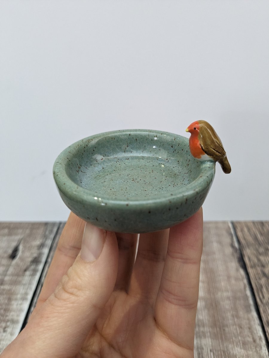 Small ceramic ring dish with mini robin