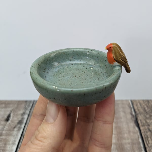 Small ceramic ring dish with mini robin