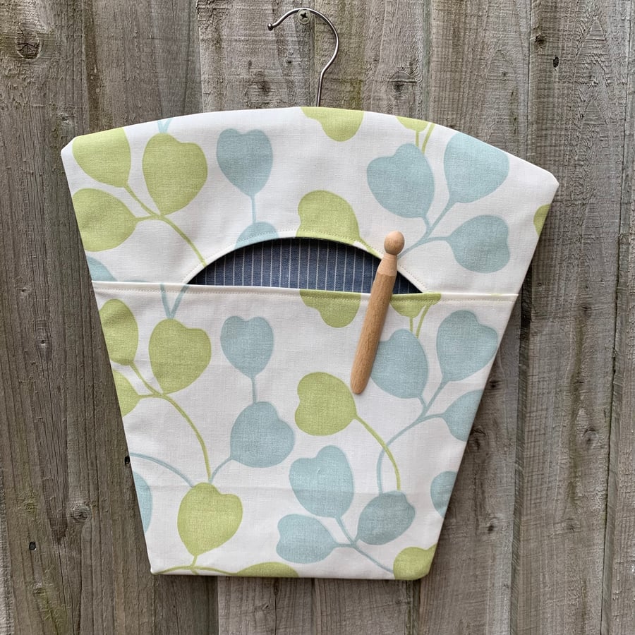 Sanderson Asta cotton peg bag