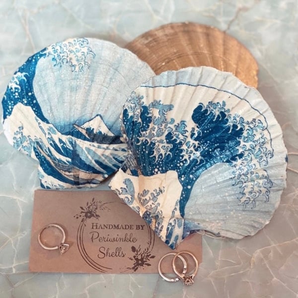 The great wave off Kanagawa seashell design 