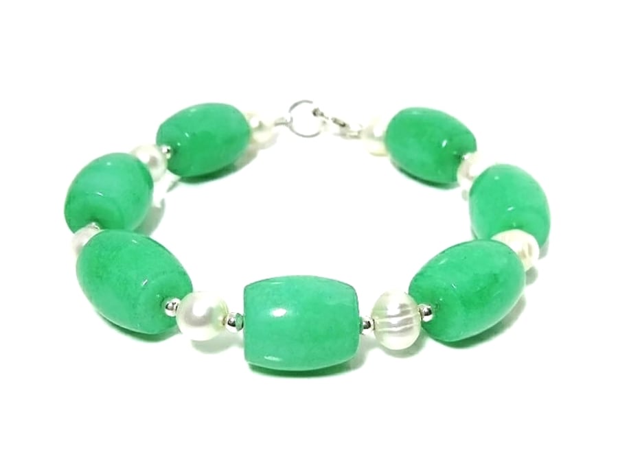 Chunky Emerald Green Aventurine Bracelet With Freshwater Pearls
