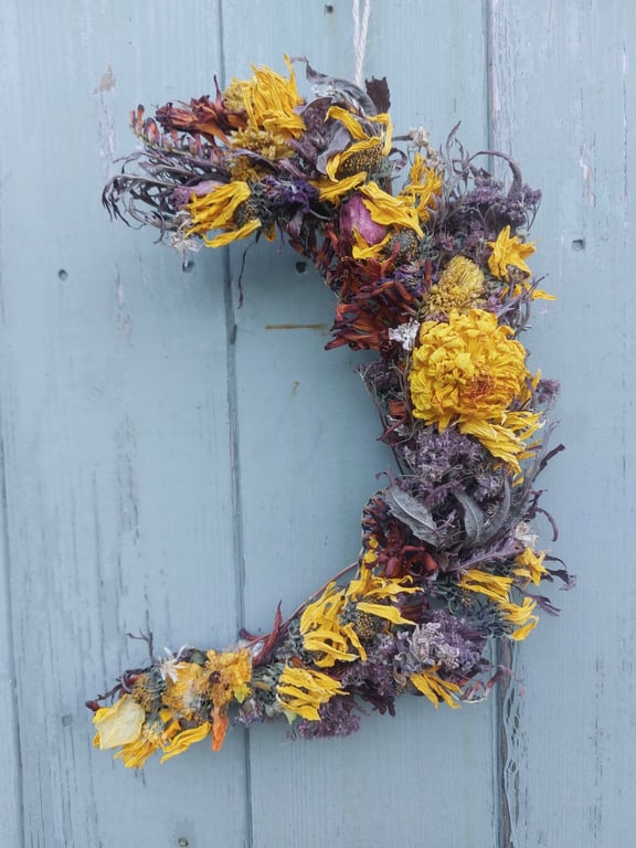 Dried Flower Crescent Moon Decoration 