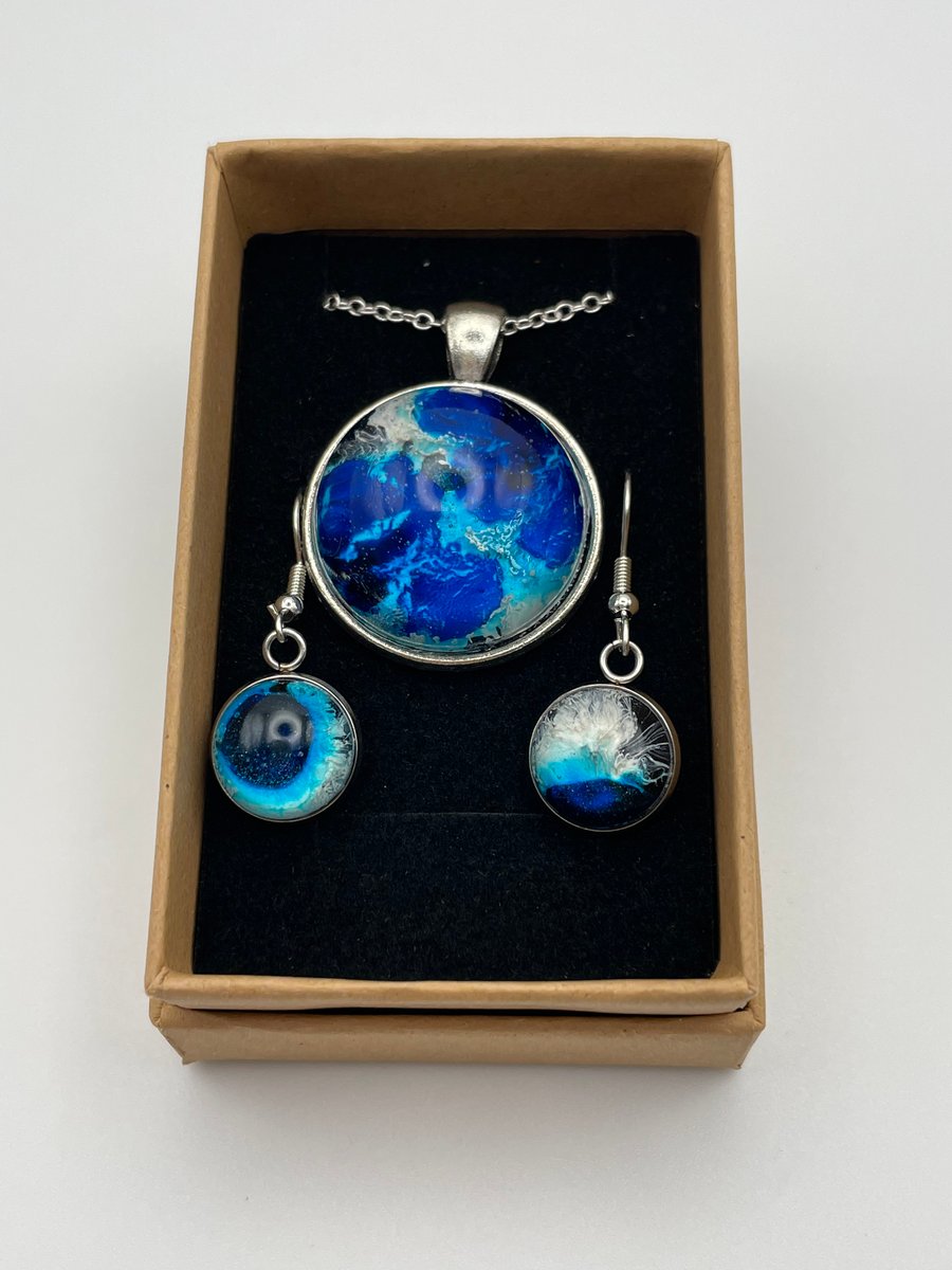 Abstract blue jewellery set