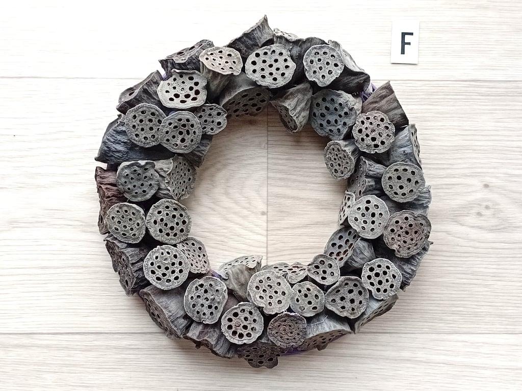Contemporary SMALL Wreath, simple, minimalist, natural