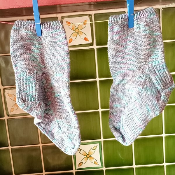 Socks, Hand-knitted