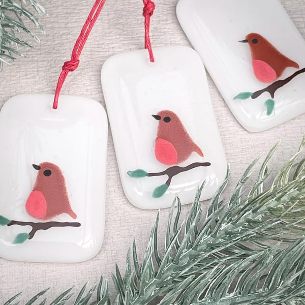 Robin on a branch - Christmas tree token