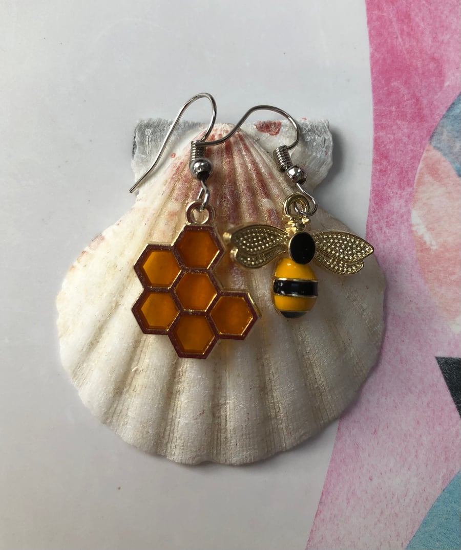 Honey bee and honeycomb natural world dangly earrings