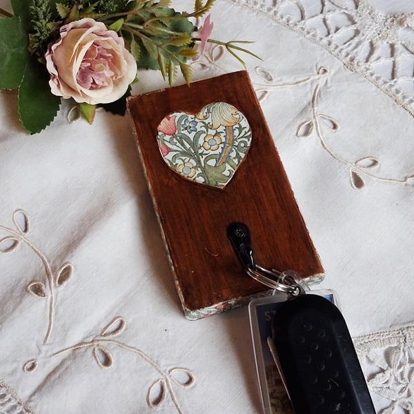 Wooden Keyholder Jewellery Hanger