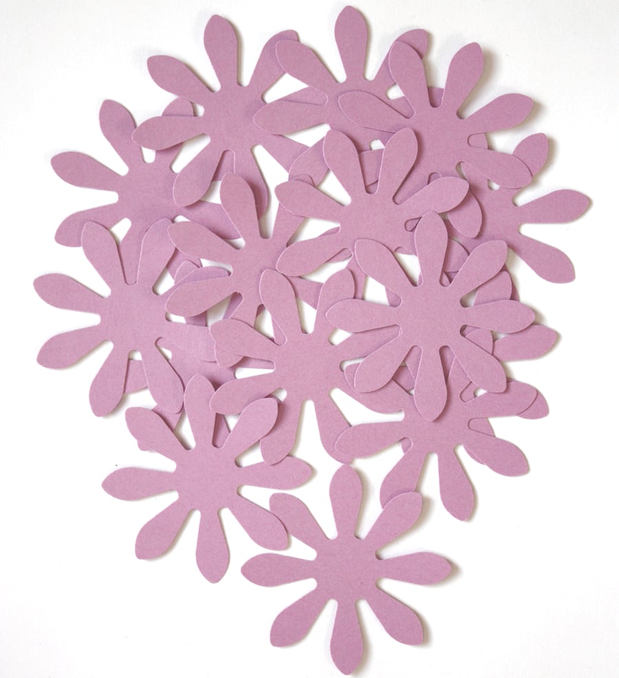 Lilac Large Daisy Paper Shapes (pack of 15 flowers)