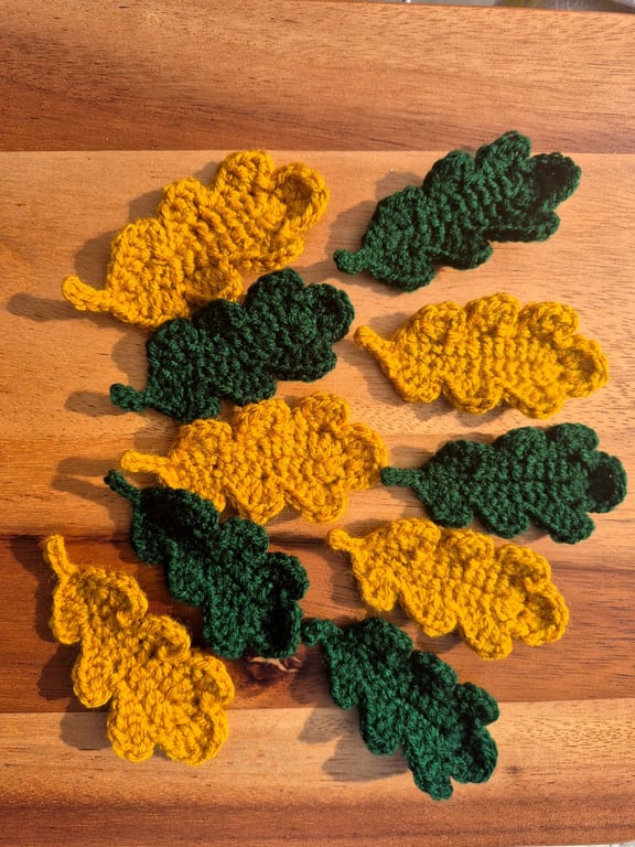 Crochet Oak leaves for different projects, in 2 colours. 