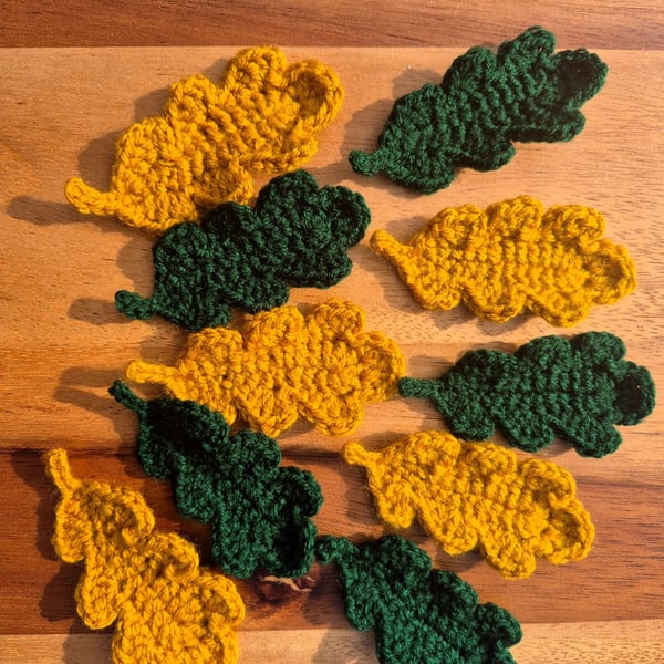 Crochet Oak leaves for different projects, in 2 colours. 