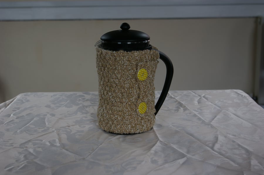 Cafetiere Cosy hand knitted in beige and gold fleck