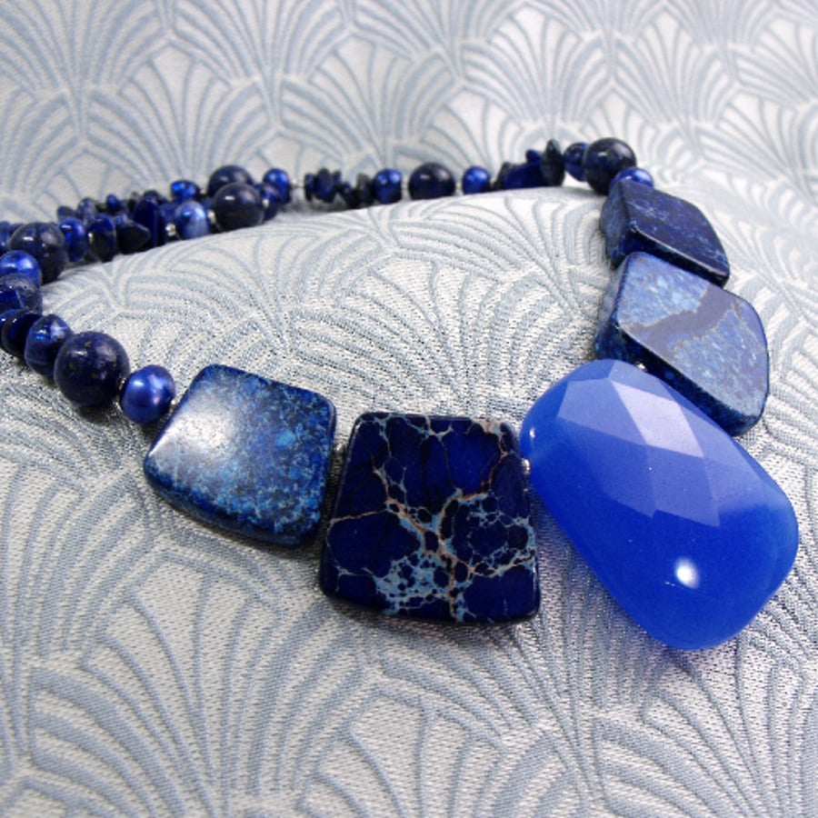 Short Blue Chunky Necklace UK, Short Blue Semi-Precious Stone Necklace DD27