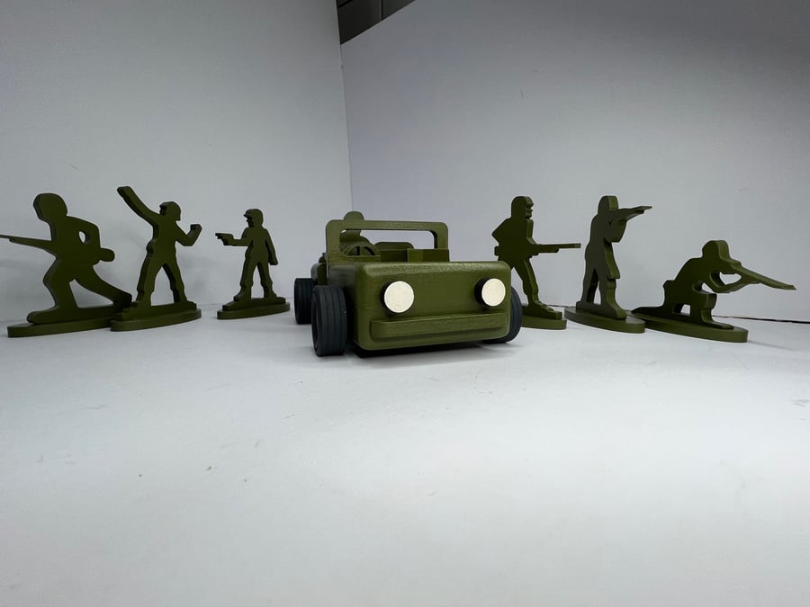 Army men and car toy story 