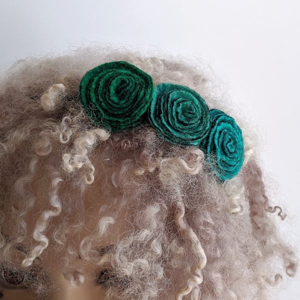 Flower hair band: strong greens