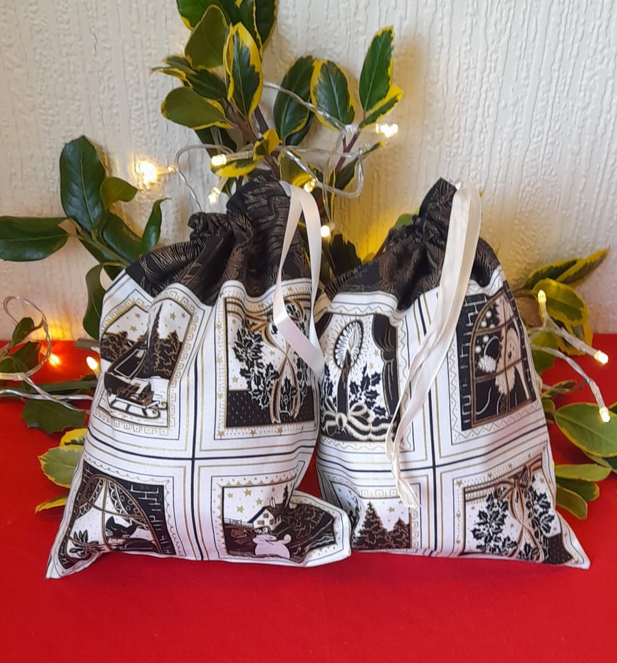 Pair Of Christmas Fabric in Black and Gold Lin. Folksy