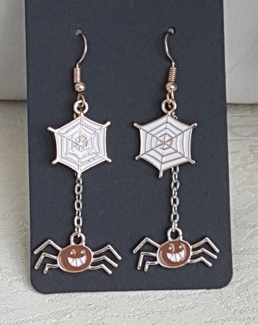 Quirky Halloween Spider Earrings - White Brown tones