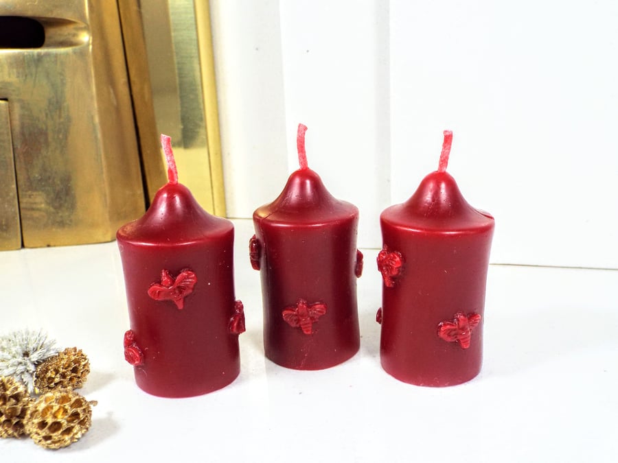 Three Little Pillar Bee Candles in Red, Gift Boxed