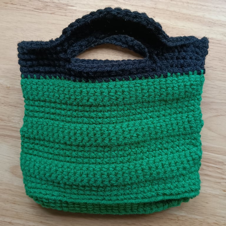 Crocheted Handbag in Emerald Green & Black