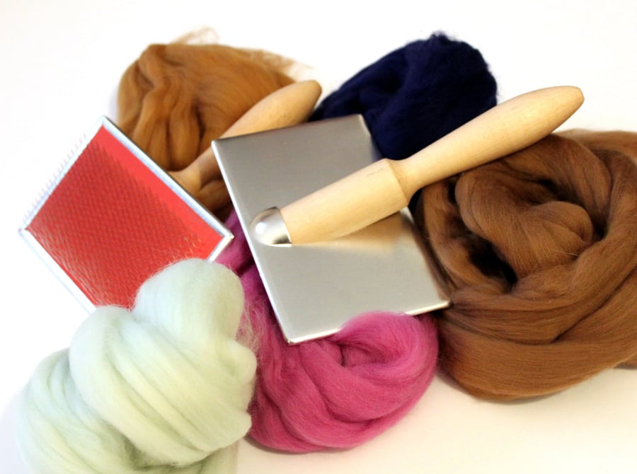 Mini Hand Carders for Blending Fibres and 100g Wool Boxed