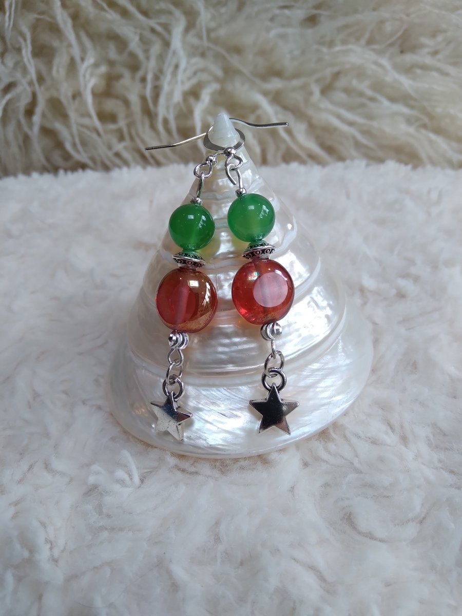 Green & light red LAMPWORK glass beaded Tibetan silver STAR earrings