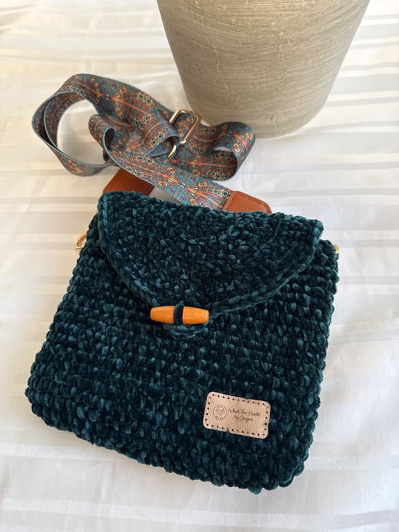 Fully lined crocheted plush yarn cross body bag