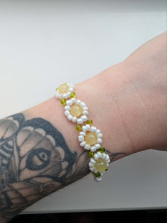 Handbeaded Daisy Bracelet