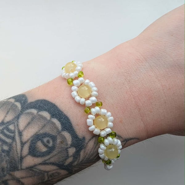 Handbeaded Daisy Bracelet