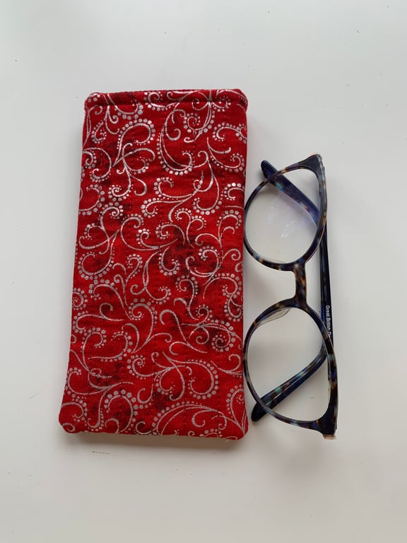 Red And Silver Print Quilted Fabric Glasses Case