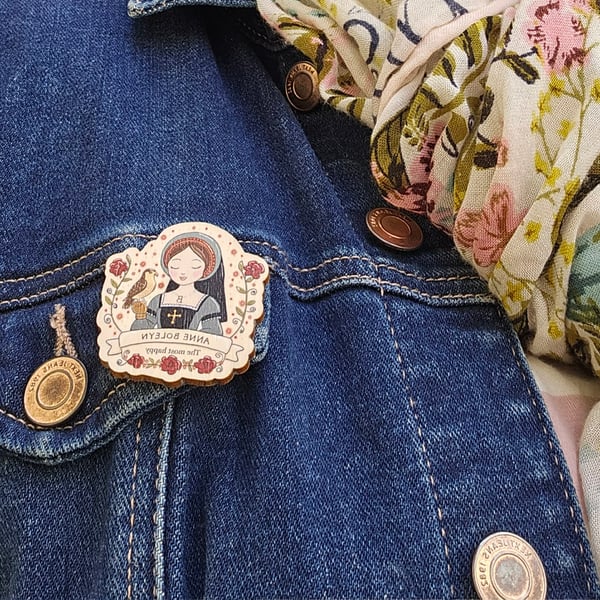 Anne Boleyn Wooden Pin Badge – Tudor Queen Illustration – Eco Friendly UK made