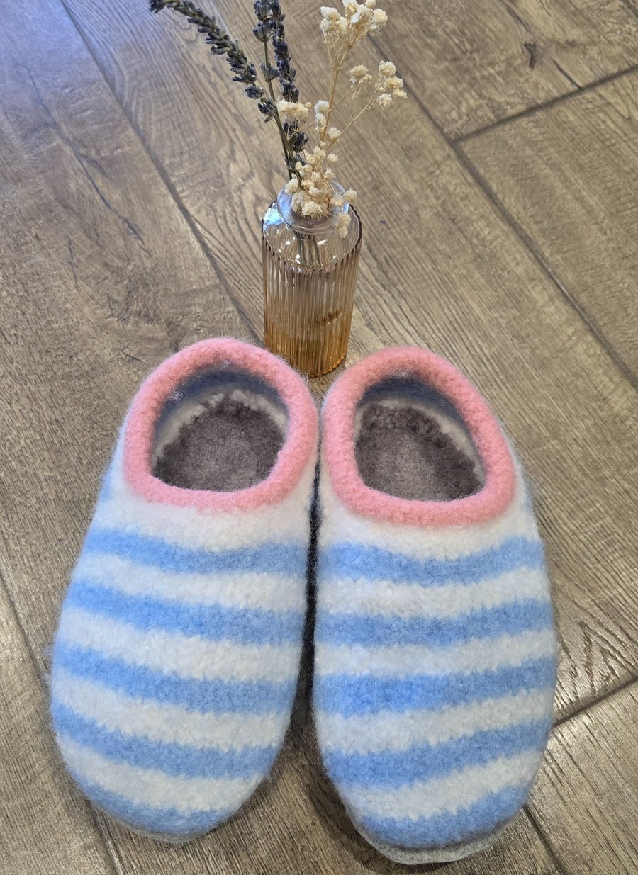 Handmade felted slippers size 5-6 