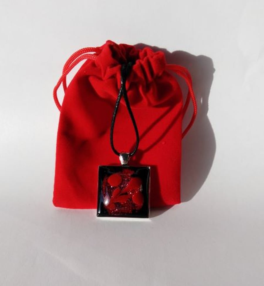 Red Sparkling Square