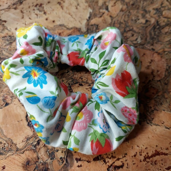 white floral scrunchie 