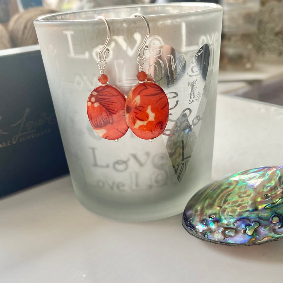 Printed shell and Red Onyx sterling silver earrings