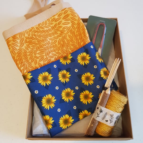 Garden apron: boxed gift set: daisies 