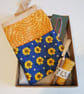 Garden apron: boxed gift set: daisies  - Image 1