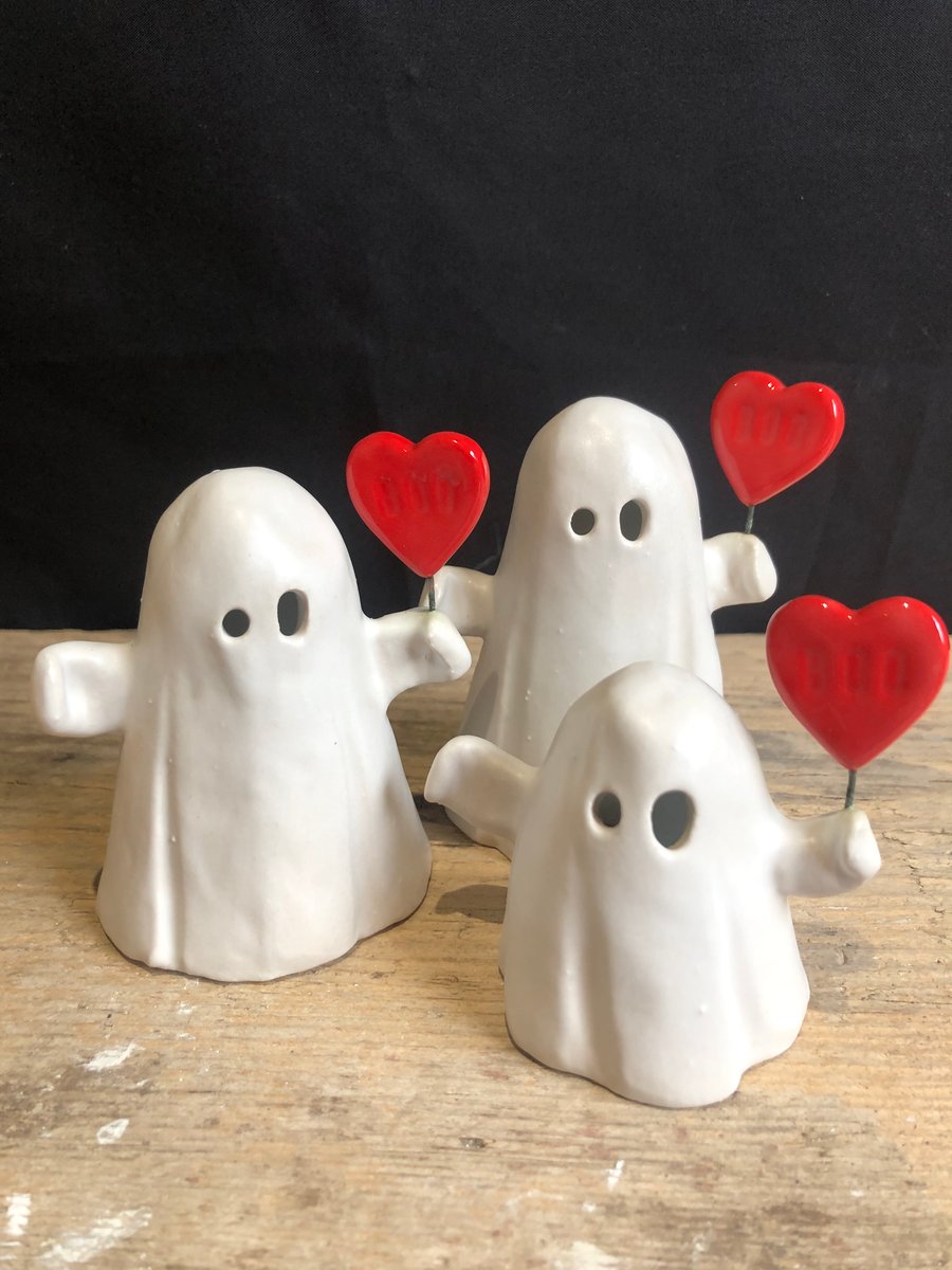 Small ghost with BOO heart