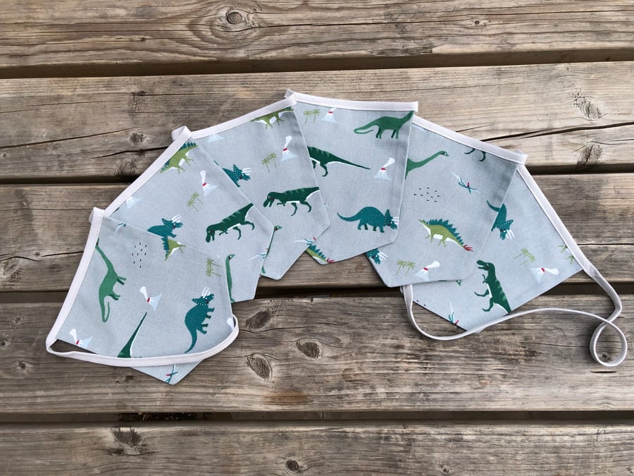 Dinosaur, 6 flag, reversible fabric bunting