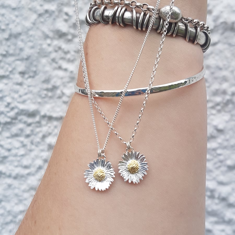 Daisy Necklace Small