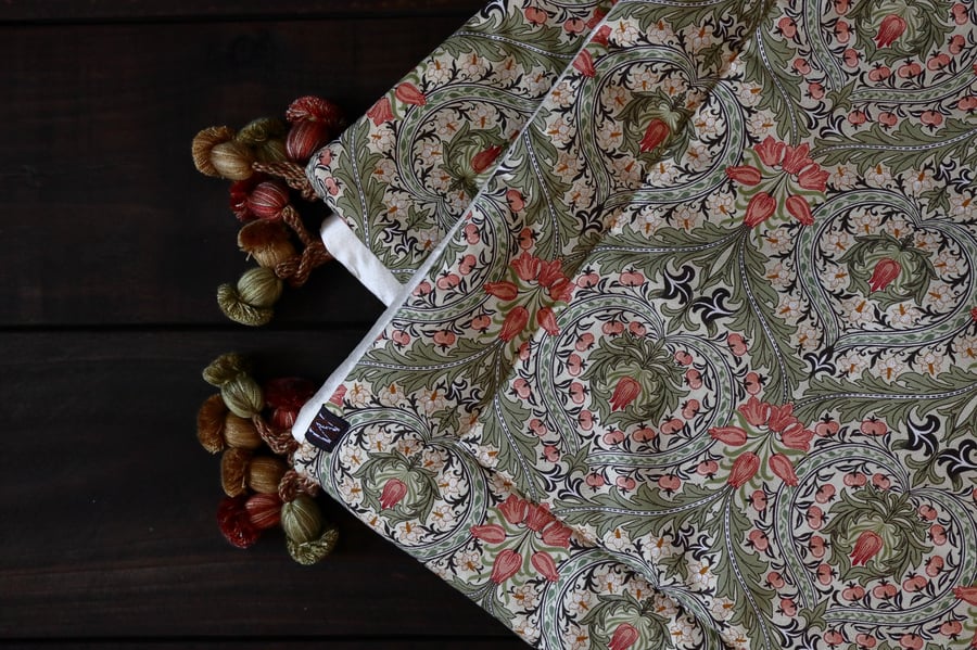 William Morris Eden Silk Lined Mini Quilt Cream