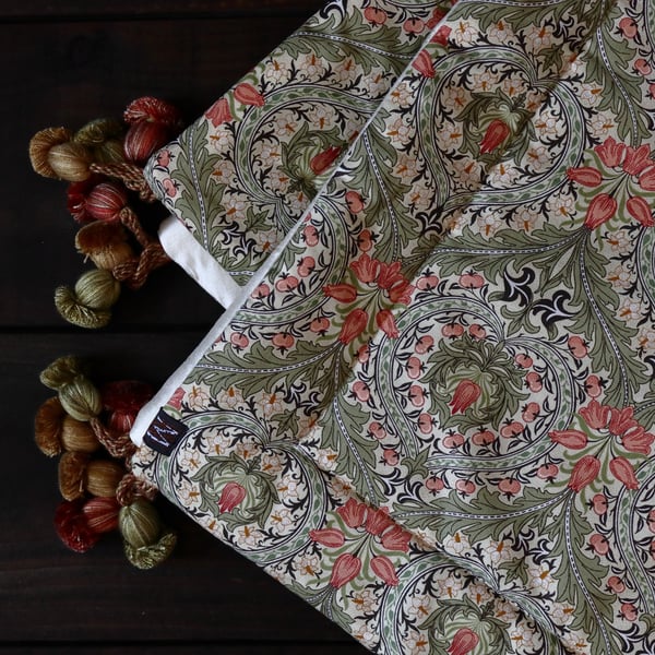 William Morris Eden Silk Lined Mini Quilt Cream