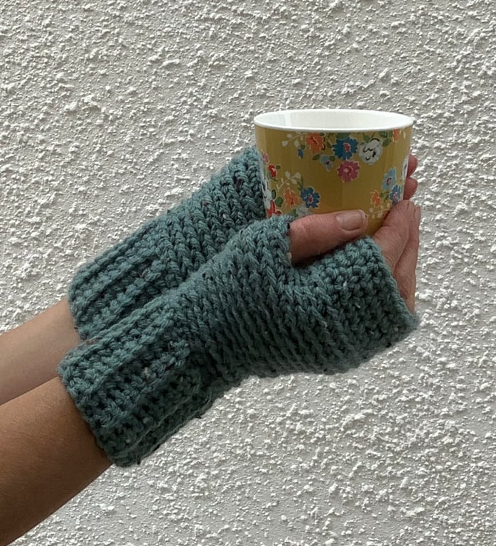 FINGERLESS MITTS , gloves ' Valley Tweed' . Soft  Merino wool blend. Blue.-green
