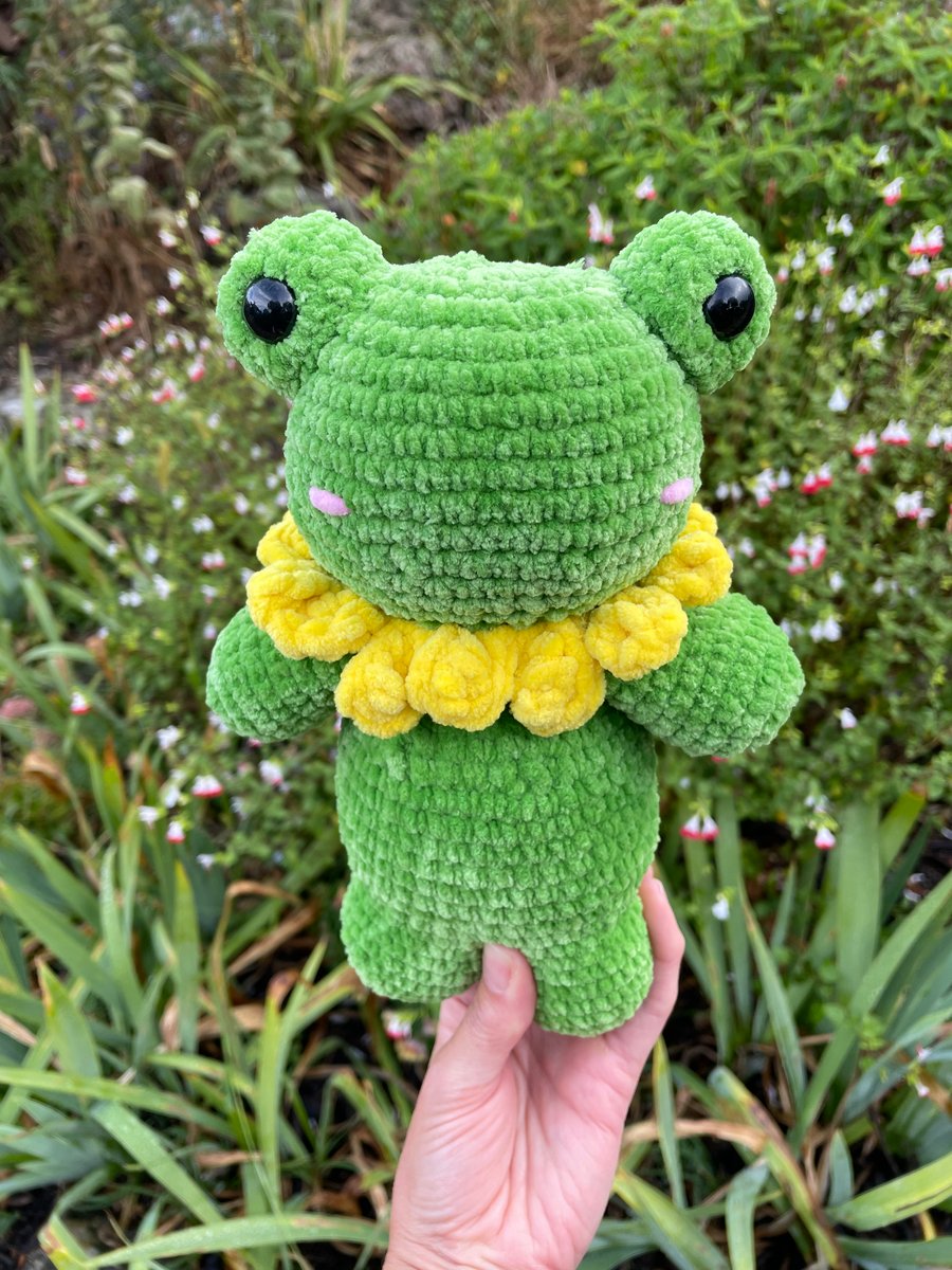 Handmade Crochet Green Plushie Frog with Flower Collar: Soft Chenille Yarn