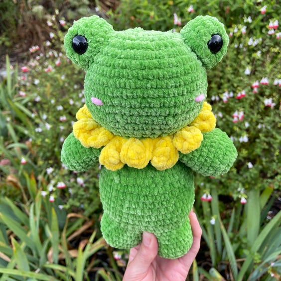 Green Frog Plushie 